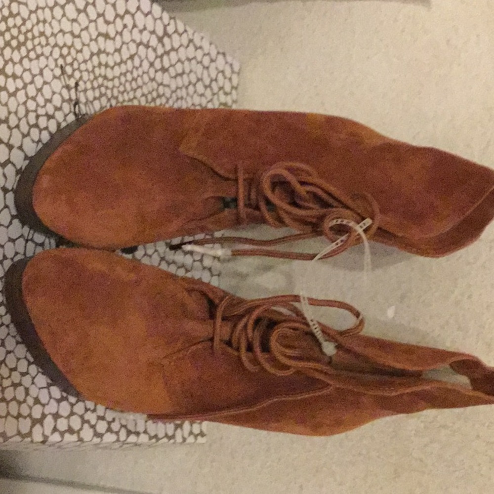 New Michael Kors tan suede booties